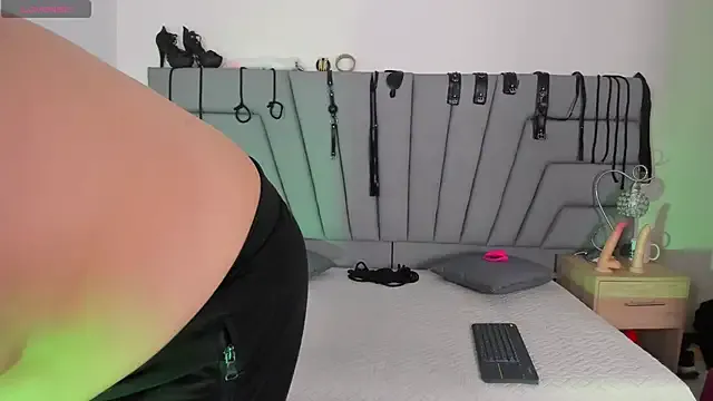 Offline samy_carson_ on StripChat