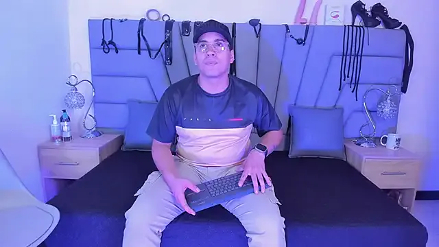 Offline samy_carson_ on StripChat