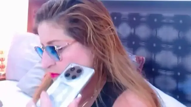 Freechat sandra_20 on StripChat