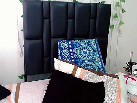 Offline sara_arias00 on StripChat