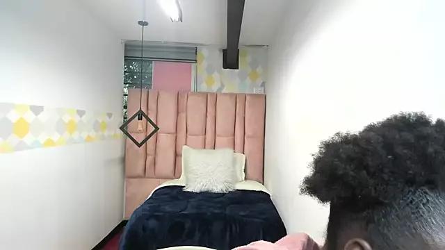 Sara_Naugty from StripChat