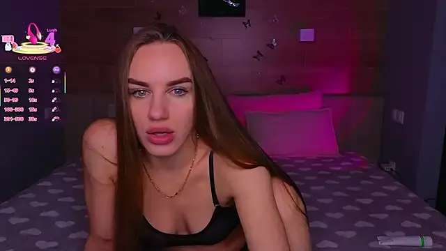 Offline SaraCros on StripChat