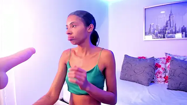 sarah_ashbourne on StripChat 