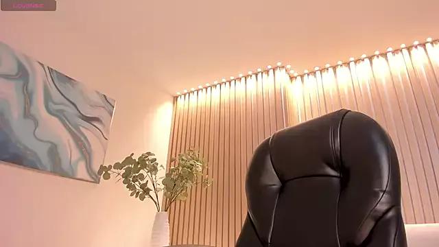 SavannahStorm from StripChat