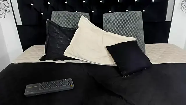 Offline Sebas_cat on StripChat