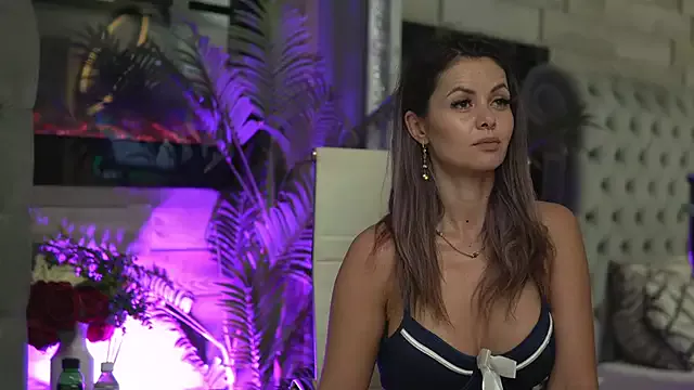 Offline SeductiveMom on StripChat