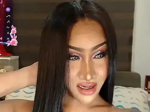 Offline SeductiveVictoria on StripChat