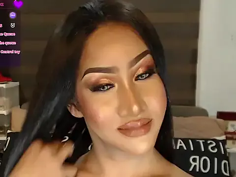 Offline SeductiveVictoria on StripChat