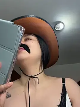 Selena_Roa on StripChat