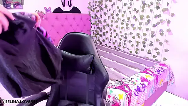 StripChat selina_lovers_ is Private selina_lovers_ — fingering pussy