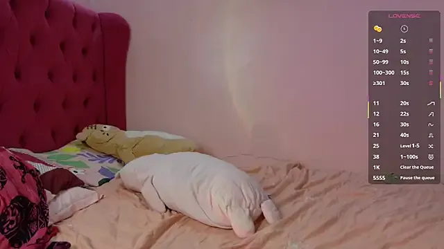 Serenaa_rabbit on StripChat