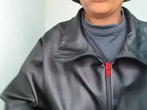 Offline Sex_bomb30 on StripChat