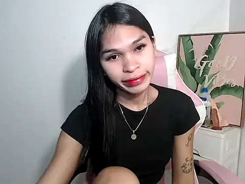 Offline sexloverxxz on StripChat