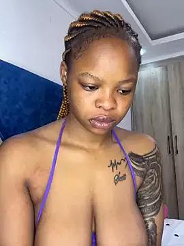SexxyLunar from StripChat