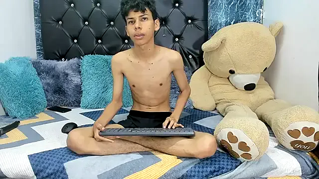 Offline sexyboys_cutex18 on StripChat