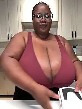 Offline SexyHugeblackTitties on StripChat