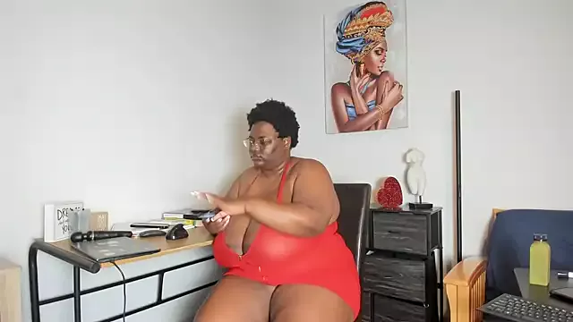 Offline SexyHugeblackTitties on StripChat