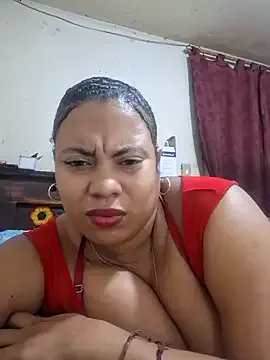 Offline sexypaula-latina4u on StripChat