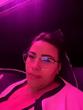 sexyyykloee from StripChat is Freechat