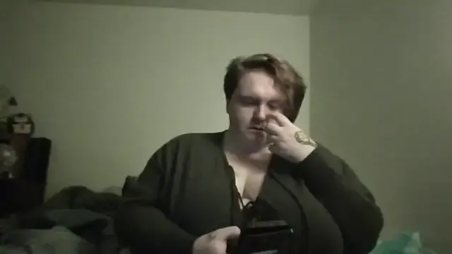 Offline Sh0rtFluff on StripChat