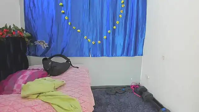 ShairaMarss on StripChat