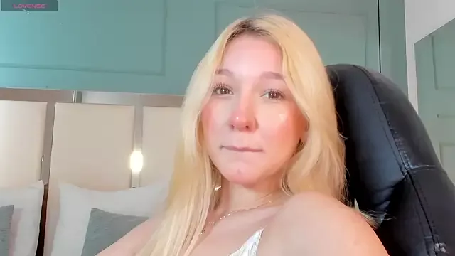 Offline shatall_rouge on StripChat