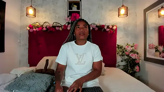 Freechat SilvannaFit on StripChat