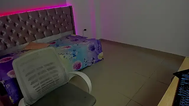 Offline skinny_tatto01 on StripChat