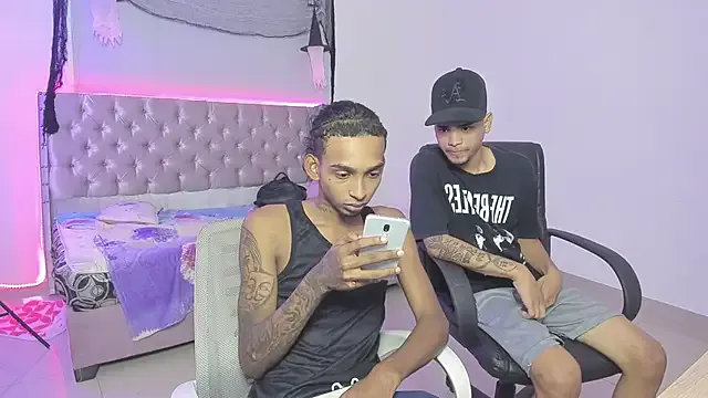 Offline skinny_tatto01 on StripChat