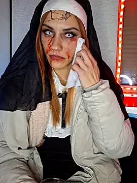 Offline SlimBellaa on StripChat