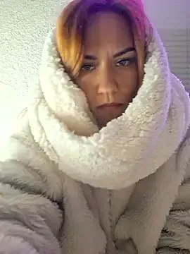 Offline SlimBellaa on StripChat