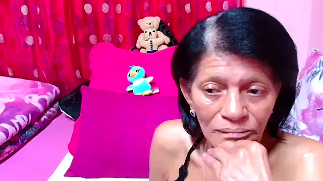 Offline SLUTTYROXY on StripChat