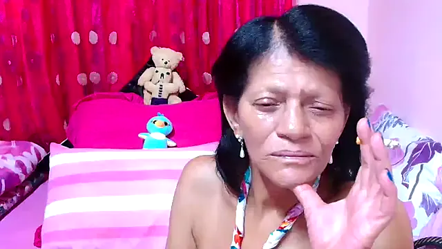 Offline SLUTTYROXY on StripChat