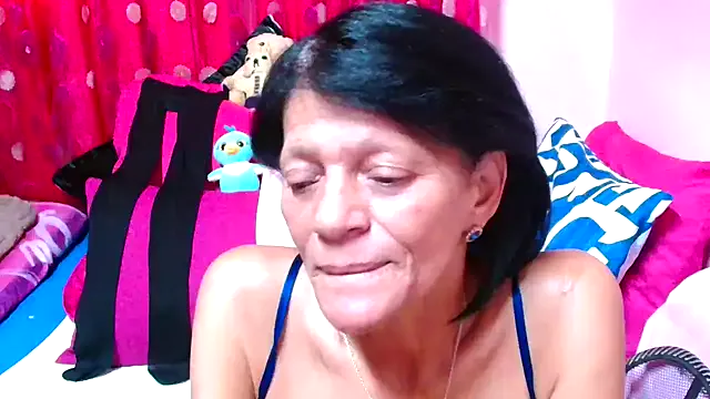 Offline SLUTTYROXY on StripChat