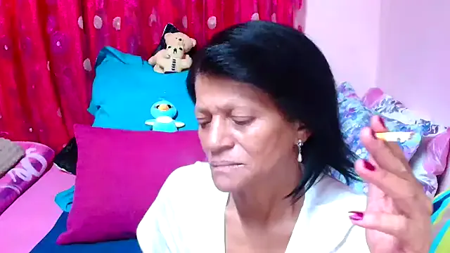 Offline SLUTTYROXY on StripChat