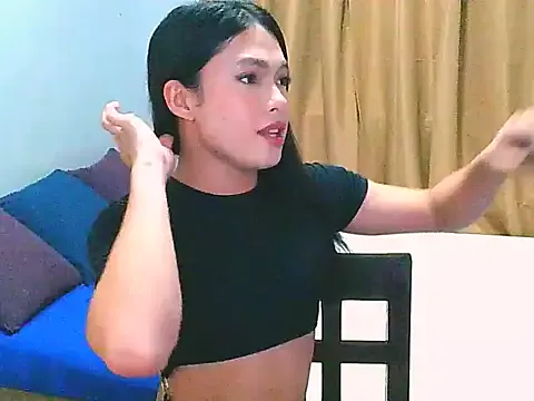 Offline SluttyZowi on StripChat