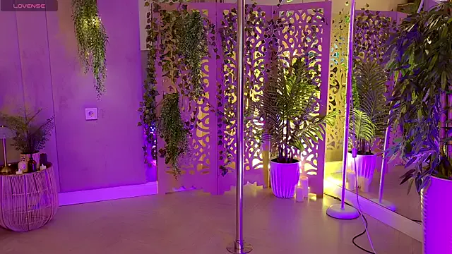 Freechat Smiley_Mia on StripChat