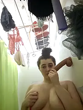 Offline Snowbunnycake_131 on StripChat