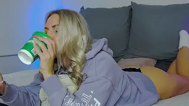 Offline SofiJames on StripChat