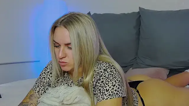 Offline SofiJames on StripChat