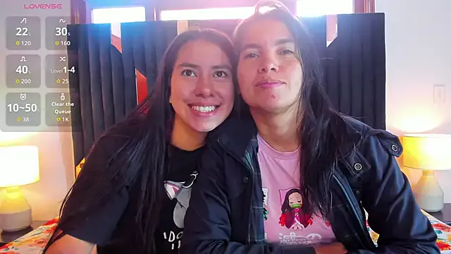 Sofy_and_Mia — show tits both