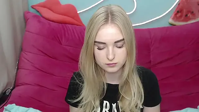 Offline SofySofty on StripChat