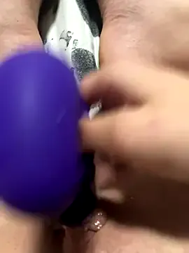 Offline SomeWhatFoxyX on StripChat