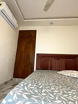 somya_girl on StripChat