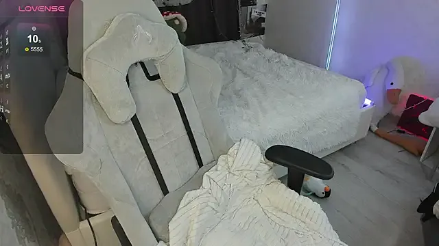 Offline SophiaRyder on StripChat