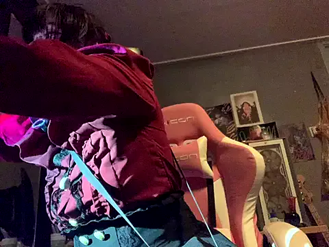 Offline space_g1rl on StripChat