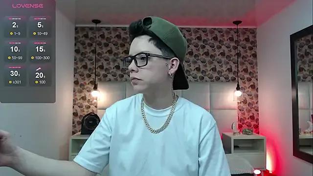 SpencerMontgomery from StripChat is Freechat