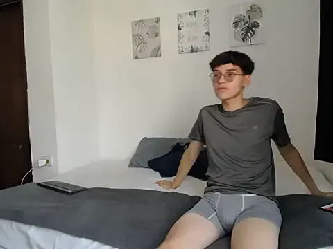 Offline SpritzBoys on StripChat