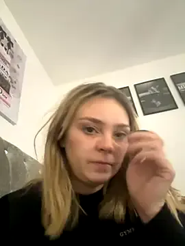 Offline Star-36 on StripChat