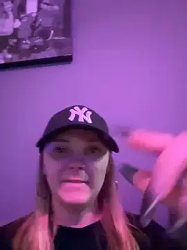 Offline Star-36 on StripChat